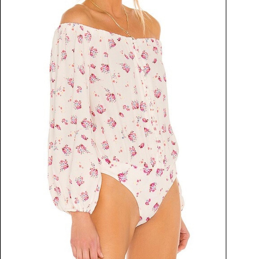 ASTR the Label Off Shoulder Black Bodysuit Size‎ S